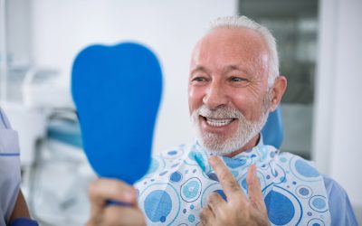 Dentures for Seniors: Tailored Comfort and Support for Aging Smiles